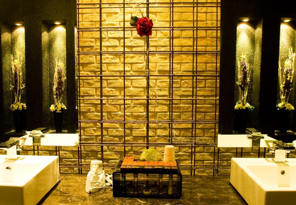Hip Spa Motel Taichung Exterior photo