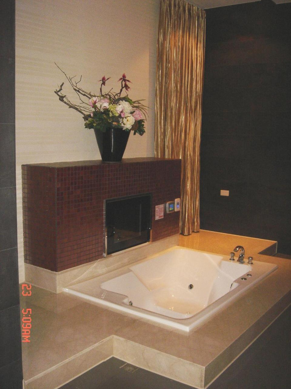 Hip Spa Motel Taichung Exterior photo