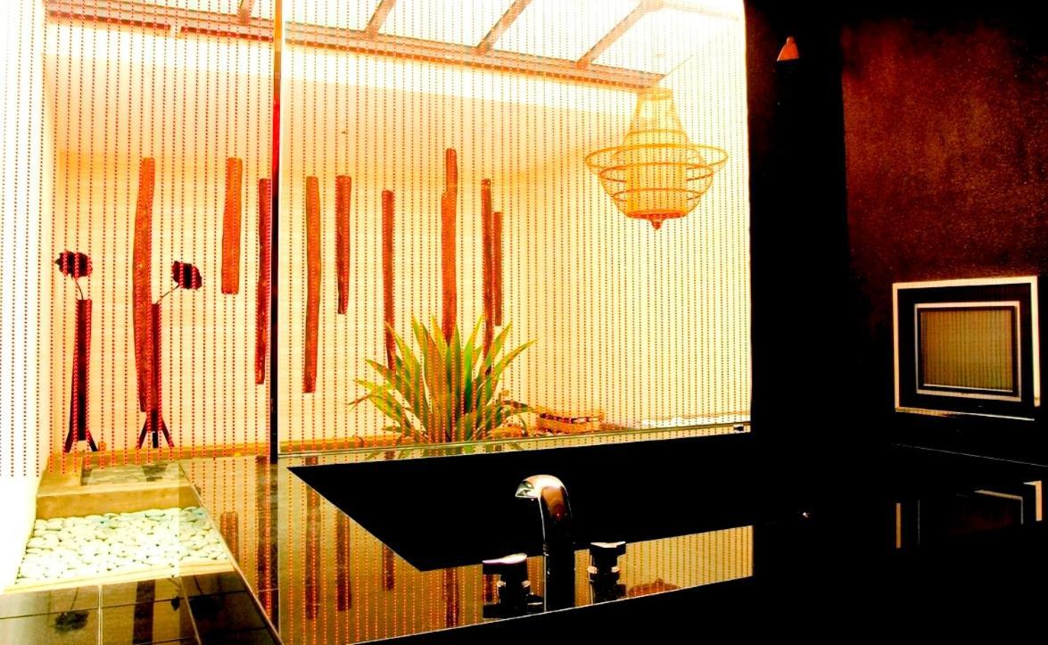 Hip Spa Motel Taichung Exterior photo