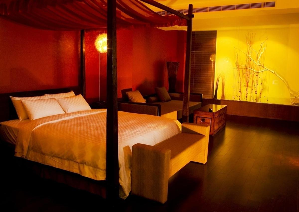 Hip Spa Motel Taichung Exterior photo